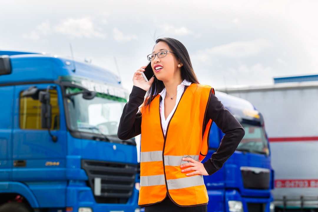 4 Business Benefits of Using Trucking Companies