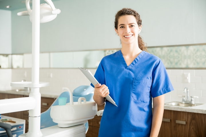 Being a Dental Hygienist: 10 Dental Hygienist Pros and Cons