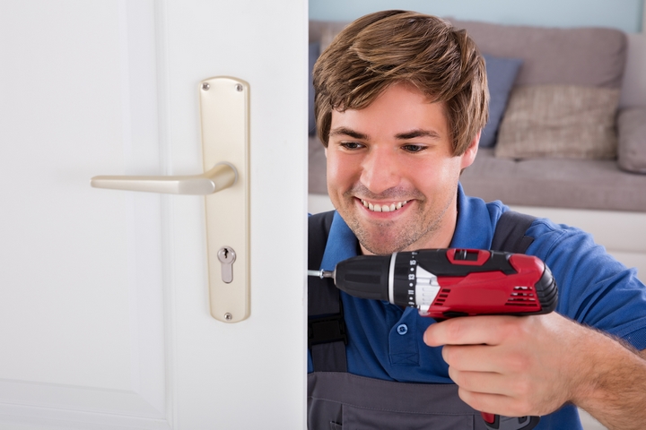 3 Reasons Why You Need To Hire A 24/7 Locksmith