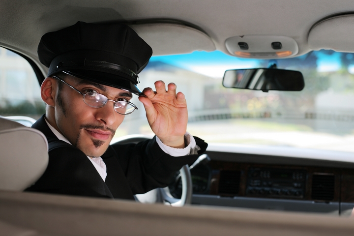 5 Tips for Tipping Your Limo Driver
