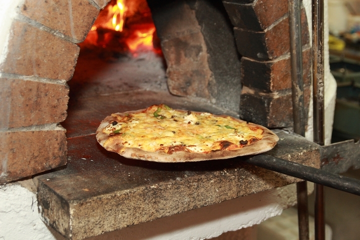 12 Outdoor Pizza Oven Safety Tips to Follow