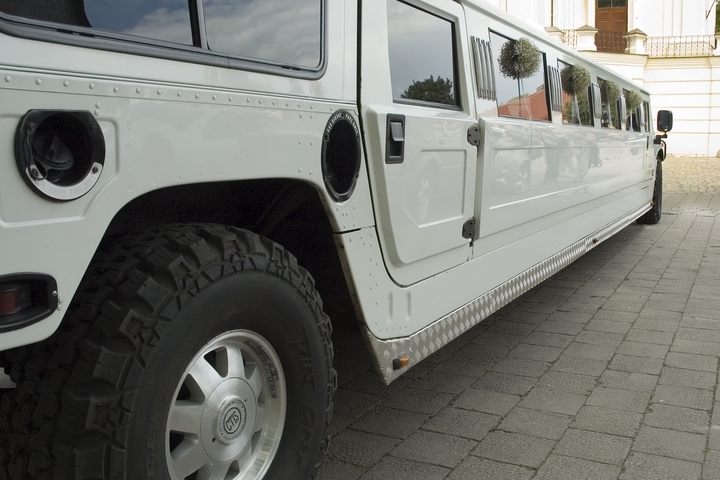 Top 4 Reasons to Choose a Limousine Over Other Ride Sharing